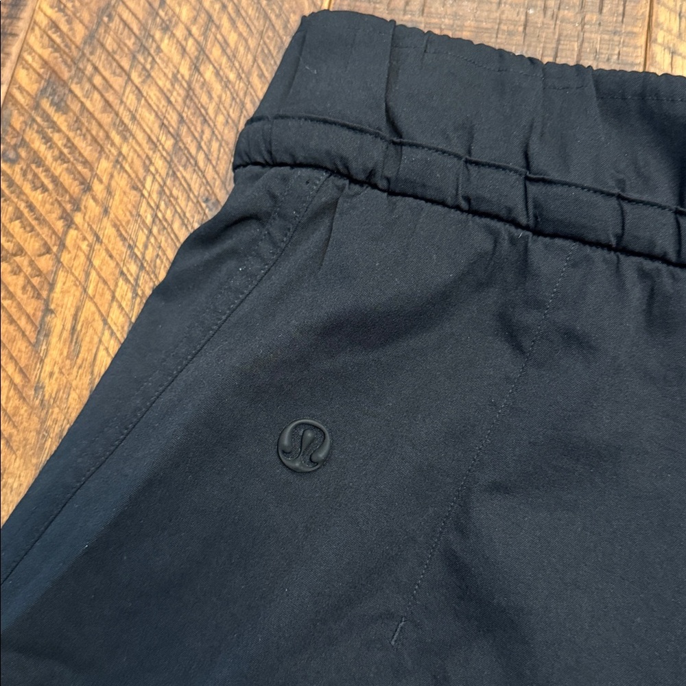 Lululemon Cinchable Waist High-Rise Woven Short 3.5" - Picture 10 of 11